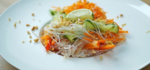 papaya salad with glass noodles